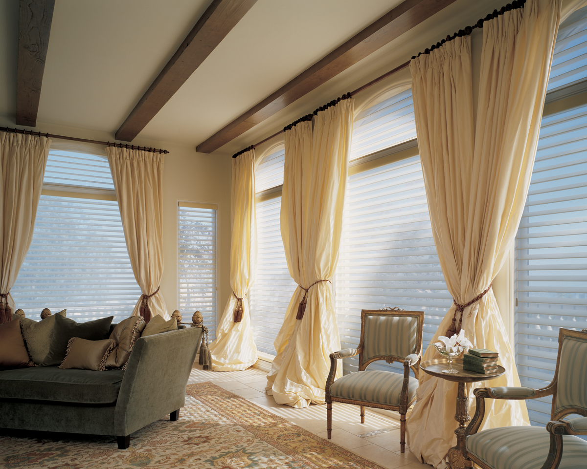 The Do’s and Don’ts of Pairing Curtains and Blinds