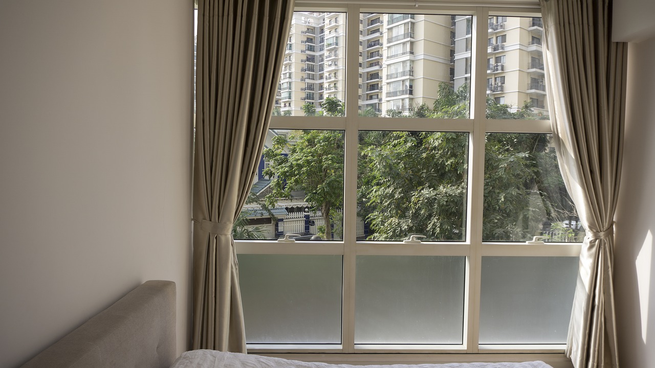 Make your Small Space Look Bigger with Window Treatments